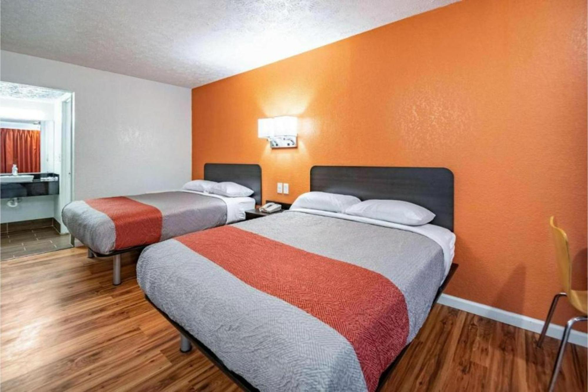 Relax Inn By Oyo Columbus Oh I 70 Экстерьер фото