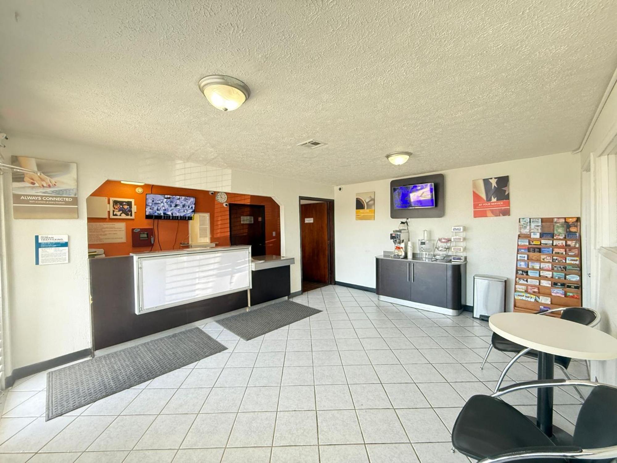 Relax Inn By Oyo Columbus Oh I 70 Экстерьер фото